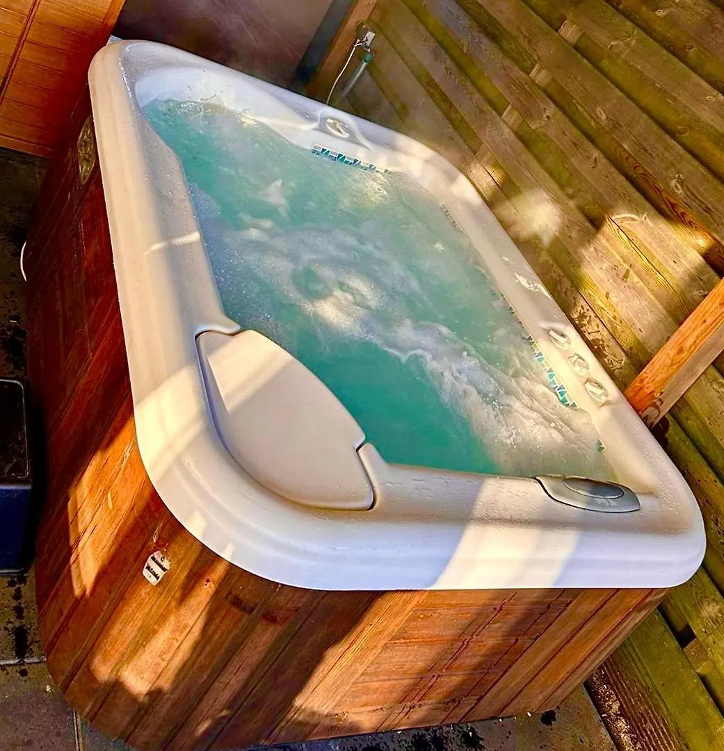 Tiny House With Sauna & Jacuzzi Near Amsterdam Vijfhuizen Holiday home