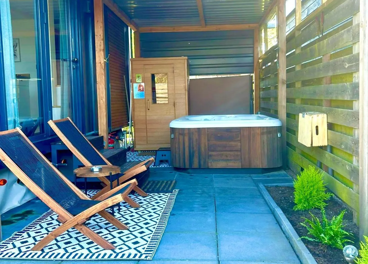 Tiny House With Sauna & Jacuzzi Near Amsterdam Vijfhuizen