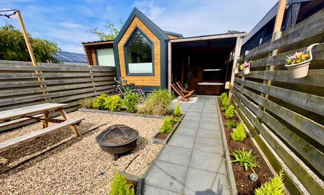 Tiny House With Sauna & Jacuzzi Near Amsterdam Vijfhuizen